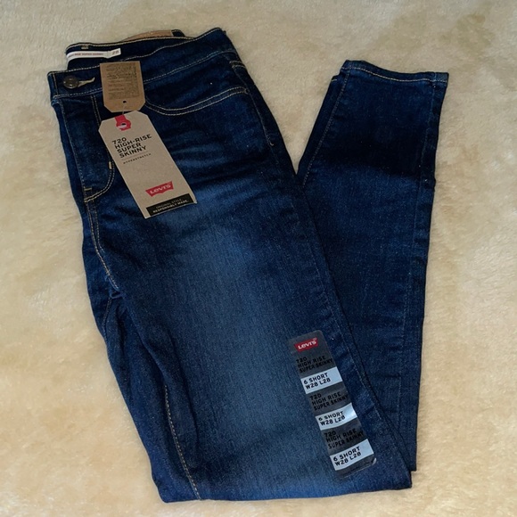 Levi's Denim - NWT Women’s Levi’s 720 Super Skinny Jeans